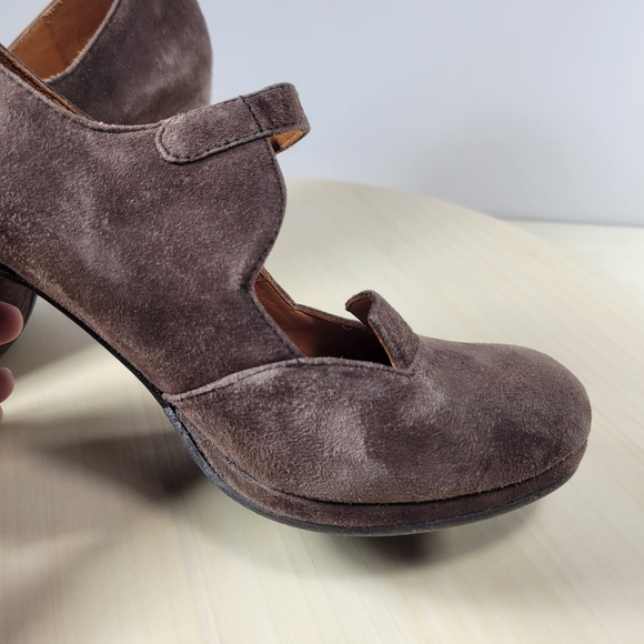 Chie Mihara Taupe Suede Mary Jane Heels Women's Size 37 - Picture 15 of 16